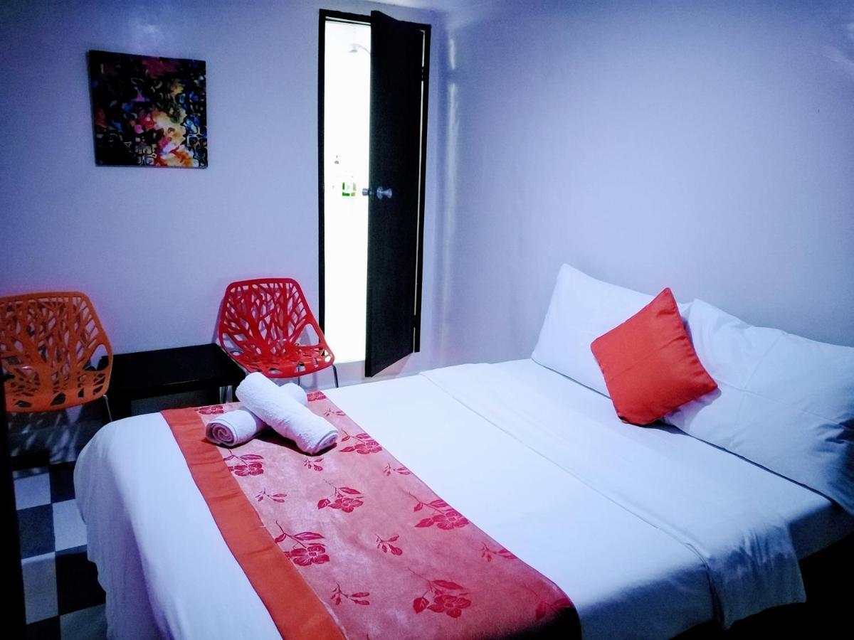 Halfway House Hostel Mactan Cebu Airport Lapu-Lapu City Exteriér fotografie