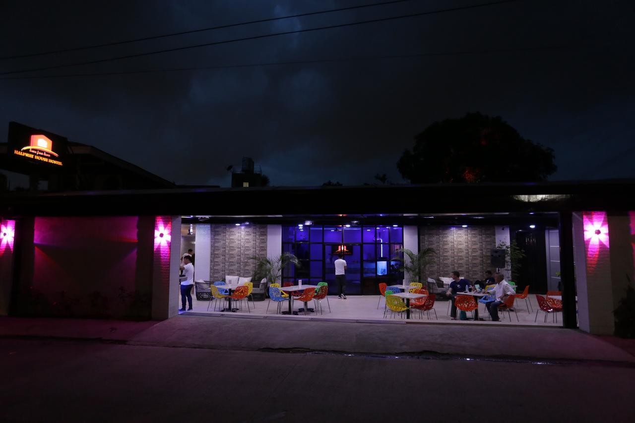 Halfway House Hostel Mactan Cebu Airport Lapu-Lapu City Exteriér fotografie