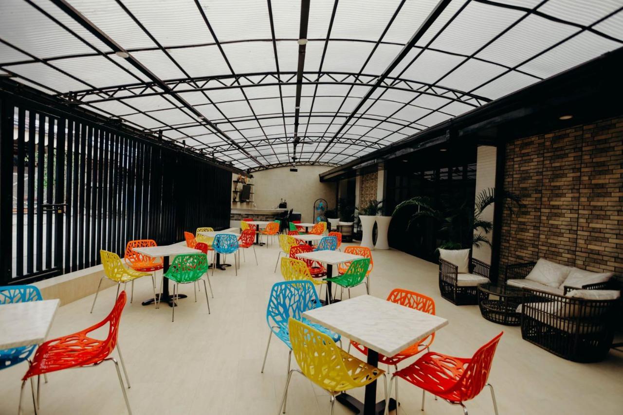 Halfway House Hostel Mactan Cebu Airport Lapu-Lapu City Exteriér fotografie